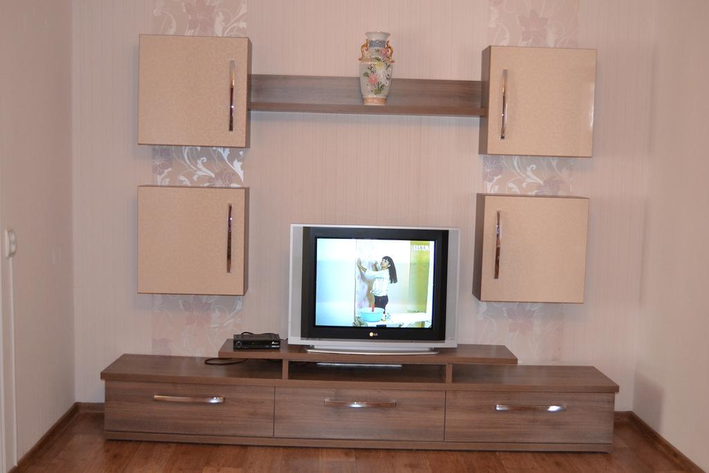 Roses Apartment In The City Center Tschernihiw Zimmer foto